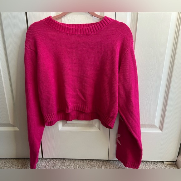 ALTAR'D STATE Hot Pink Sweater w/Floral Stitching. Woman’s Size Large - Picture 2 of 11